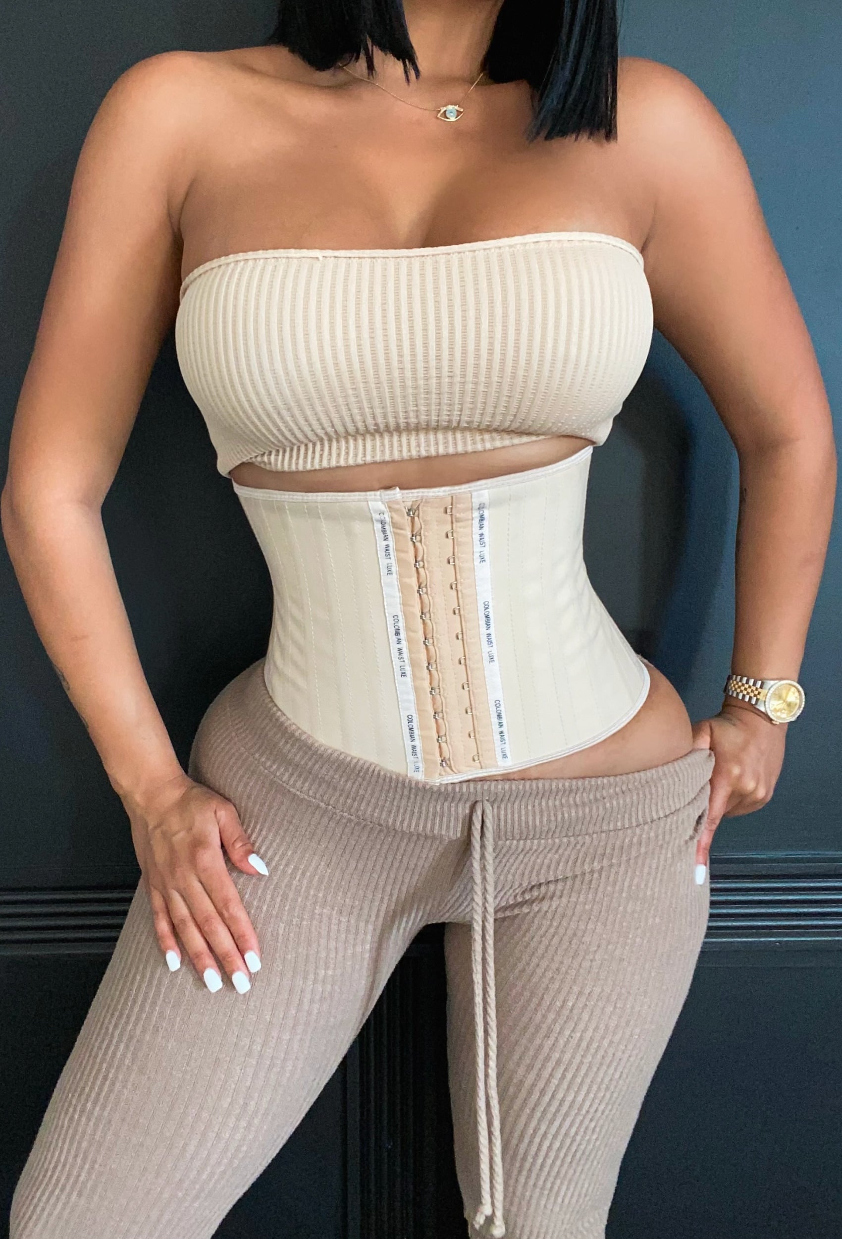 Our shorter version waist trainer, BEBESITA WAIST ✨ ideal for girls with  short torso. Helps after surgery or post birth as they cover a